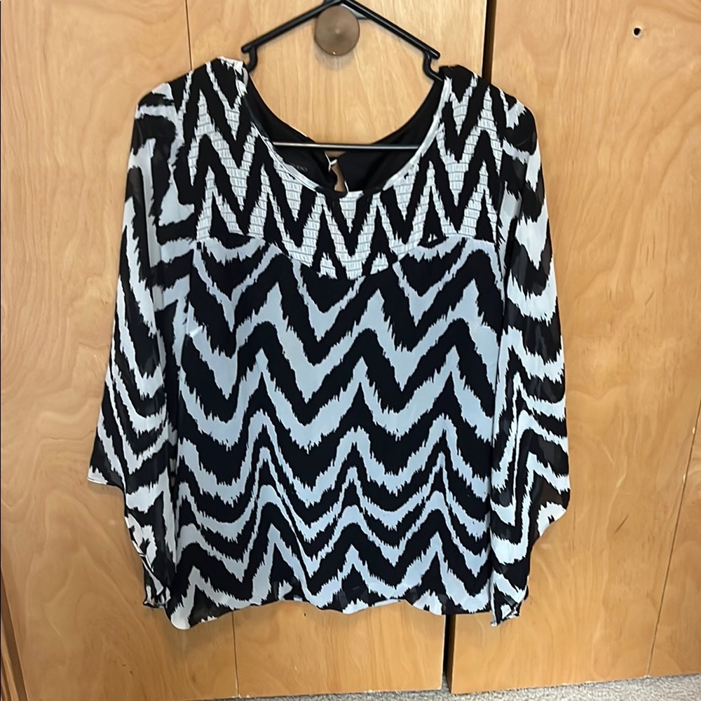 Black and White Zigzag Women's Top